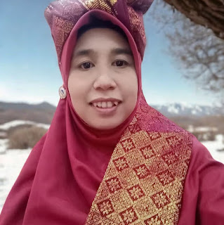 Lona Gustina Utami, S.Pd.I